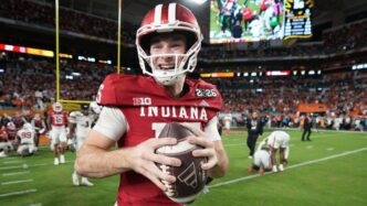 {"result":"El top 10 del NFL Draft 2026 se revela tras agencia libre","id":"msg_l3c4LLHoxczpICG9hTUcubIg","object":"thread.message","created_at":"2026-03-17T20:55:41.000Z","assistant_id":"asst_mcOG4IzrJbKo7CjhsiwKhSLq","thread_id":"thread_HUxy5FRm4511hkAPKkNK8OVH","run_id":"run_sBJmUiluaQJLbmE5Zhafvia9","role":"assistant","content":[{"type":"text","text":{"value":"El top 10 del NFL Draft 2026 se revela tras agencia libre","annotations":[]}}],"attachments":[],"metadata":{}}