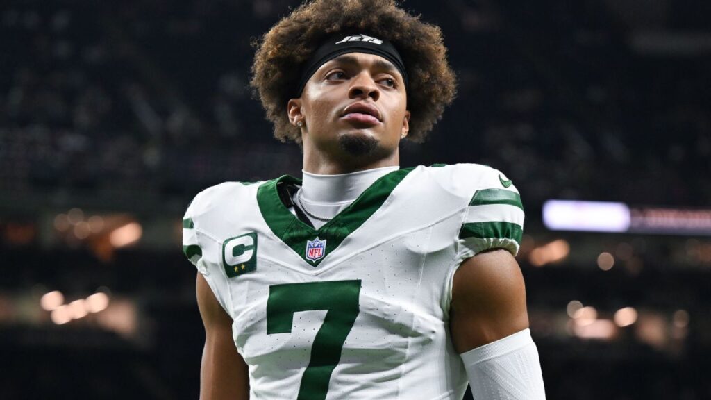 {"result":"El equipo de los Kansas City Chiefs adquirió a Justin Fields en canje","id":"msg_KTodHxdtdfEWcgabCIWUZQT4","object":"thread.message","created_at":"2026-03-17T21:04:06.000Z","assistant_id":"asst_mcOG4IzrJbKo7CjhsiwKhSLq","thread_id":"thread_d1qSxaAUzHFH332t5wgUwC7i","run_id":"run_CH2A2mDz8eHPf6JYUOGKIGAn","role":"assistant","content":[{"type":"text","text":{"value":"El equipo de los Kansas City Chiefs adquirió a Justin Fields en canje","annotations":[]}}],"attachments":[],"metadata":{}}