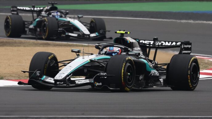 {"result":"La piloto Andrea Kimi Antonelli ganó el Gran Premio de China 2026","id":"msg_rnCVrLYY634EtjKlDJVpwIBS","object":"thread.message","created_at":"2026-03-17T23:44:49.000Z","assistant_id":"asst_mcOG4IzrJbKo7CjhsiwKhSLq","thread_id":"thread_tMdzkiOsvOckW1HhCFHXJ8of","run_id":"run_cX6q3fEbLOm5C2nqQuxvglQ6","role":"assistant","content":[{"type":"text","text":{"value":"La piloto Andrea Kimi Antonelli ganó el Gran Premio de China 2026","annotations":[]}}],"attachments":[],"metadata":{}}