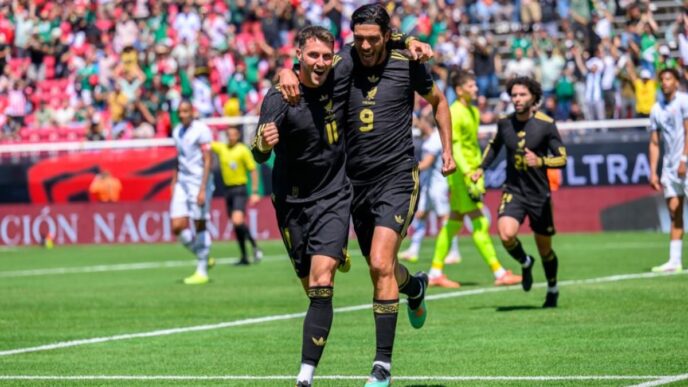 {"result":"El mural del Mundial 2026 en el Estadio Azteca sufrió vandalismo","id":"msg_EgAO5PoyIkHQt85YFd81OF3w","object":"thread.message","created_at":"2026-03-18T00:18:24.000Z","assistant_id":"asst_mcOG4IzrJbKo7CjhsiwKhSLq","thread_id":"thread_8P26mRlSQCk4SNrHNlRIEXOE","run_id":"run_gXTvuhHIzJ8TnxxXE3IZuwXv","role":"assistant","content":[{"type":"text","text":{"value":"El mural del Mundial 2026 en el Estadio Azteca sufrió vandalismo","annotations":[]}}],"attachments":[],"metadata":{}}