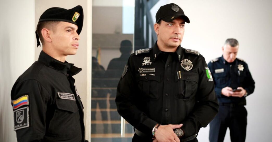 {"result":"El policía Jalisco recibe capacitación para el Mundial de Futbol 2026","id":"msg_HtiTmzrAQNzKJw1Wzdhdk8AT","object":"thread.message","created_at":"2026-03-18T00:21:00.000Z","assistant_id":"asst_mcOG4IzrJbKo7CjhsiwKhSLq","thread_id":"thread_dKba8Cor95L9lMEOsSnNZURR","run_id":"run_zNGsrsKhXliMFaGcXjR0Sa9O","role":"assistant","content":[{"type":"text","text":{"value":"El policía Jalisco recibe capacitación para el Mundial de Futbol 2026","annotations":[]}}],"attachments":[],"metadata":{}}