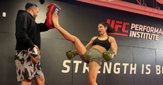 {"result":"El debut de Sara Cabeza de Vaca impulsa las artes marciales en CDMX","id":"msg_A7WrccGgobecGiLBUKMkXfvZ","object":"thread.message","created_at":"2026-03-18T00:41:21.000Z","assistant_id":"asst_mcOG4IzrJbKo7CjhsiwKhSLq","thread_id":"thread_u4sPNxxeIXjjwgMnTeja7rXE","run_id":"run_ZzP08URgXQpMTIxl9H99bq3d","role":"assistant","content":[{"type":"text","text":{"value":"El debut de Sara Cabeza de Vaca impulsa las artes marciales en CDMX","annotations":[]}}],"attachments":[],"metadata":{}}