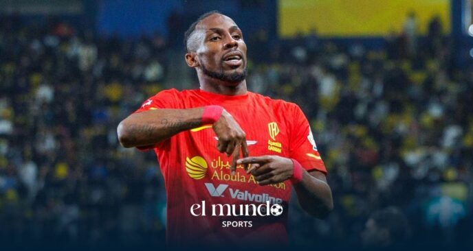 Julián Quiñones se coloca como segundo máximo goleador del mundo en 2026